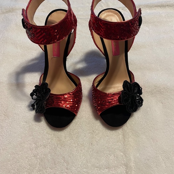 Red/Black Sequin Betsey Johnson Heels - Picture 2 of 3